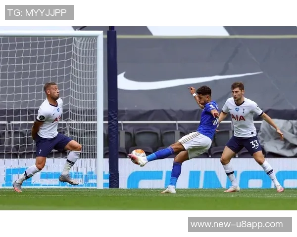 赫拉克勒斯过年狂胜8-2但前10轮防线漏洞百出丢30球 赫拉克勒斯过年狂胜8-2但前10轮防线漏洞百出丢30球