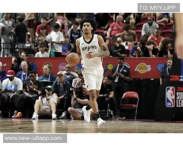 榜眼哈珀19分钟高效表现12中8砍下17分罚球状态稍逊仅中1球 榜眼哈珀19分钟高效表现12中8砍下17分罚球状态稍逊仅中1球