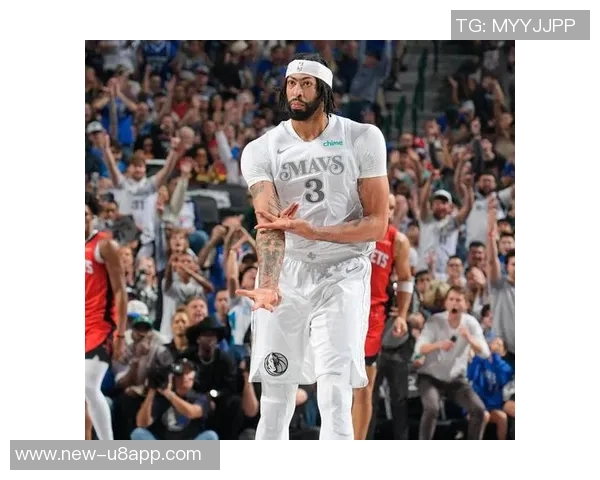 浓眉首节表现稳健6分4板1助助力球队中规中矩展现实力