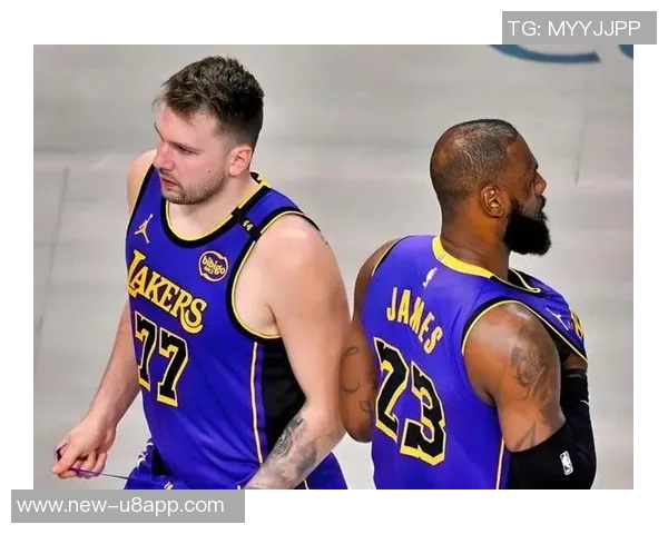 东契奇谈老詹回归球队目标与钓鱼动作背后的友谊故事