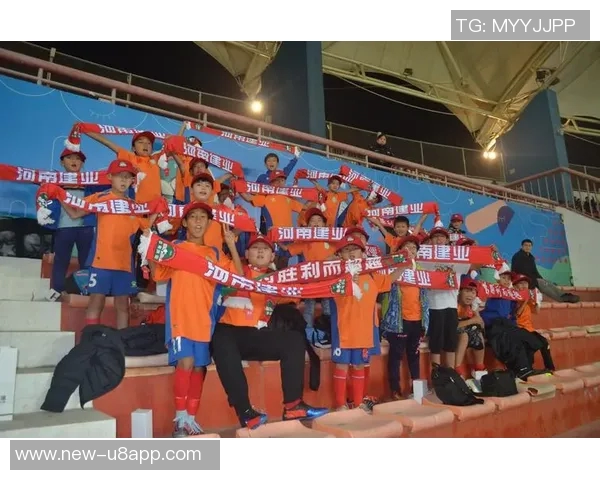 客场呐喊传递佛山力量助力球队坚定迈向保级之路