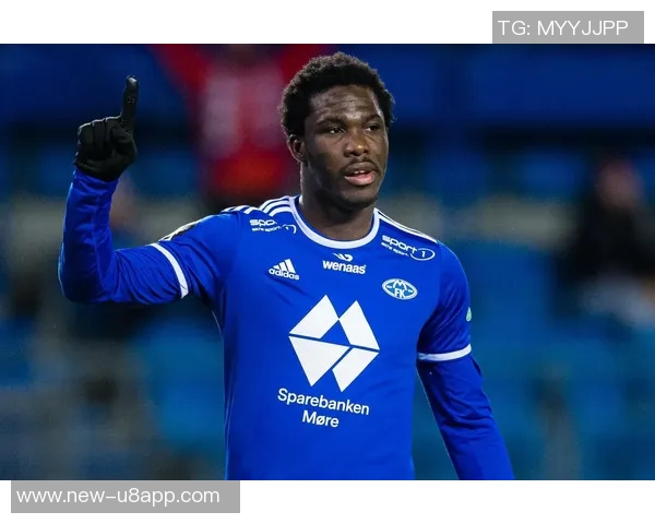 大卫福法纳再次因无证驾驶被罚款440英镑并扣6分